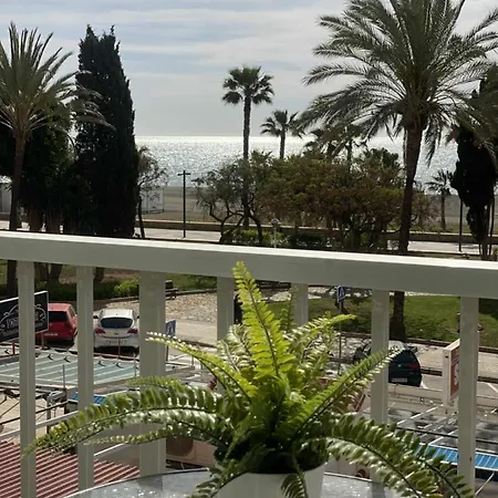 Apartamento 2 Frontal Al Mar 2 *